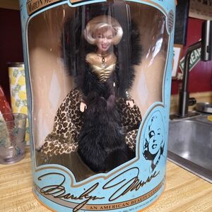 1993 Vtg Fur Fantasy  Marilyn Monroe Collector's Series Doll Nib